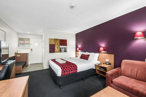 The Henty - Accommodation Redcliffe 3