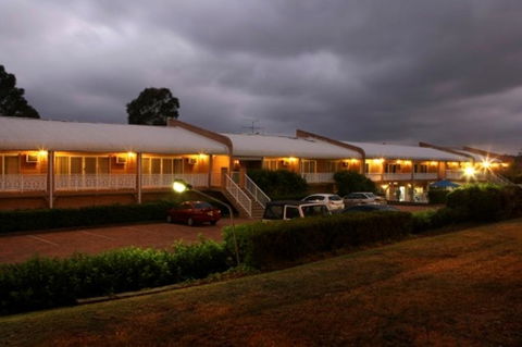 The Hermitage Motel - Campbelltown - Accommodation Redcliffe 2