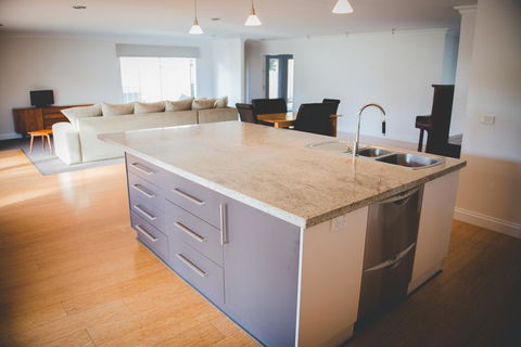 The Hicks - Accommodation Redcliffe 1