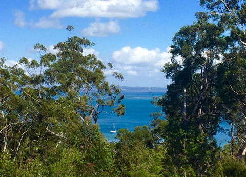 The Holiday House - Accommodation Redcliffe 2