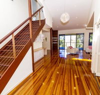 The Holiday House - Accommodation Redcliffe