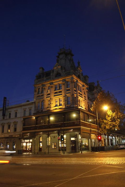 The Hotel Shamrock - Accommodation Redcliffe 3