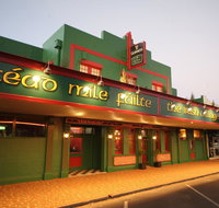 The Irish Village - Accommodation Redcliffe