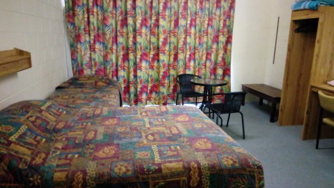 The Islands Inn Motel - Accommodation Redcliffe 1