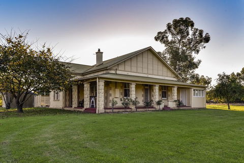 The Jazz B&B - Accommodation Redcliffe 0