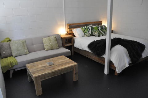 The Jungle Stays - Accommodation Redcliffe 0