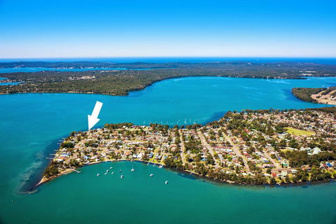 The Lake Escape - Accommodation Redcliffe 3