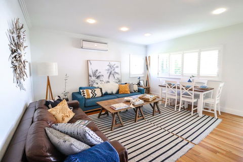 The Lakehouse In Raffetys Resort - Accommodation Redcliffe 3
