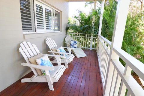 The Lakehouse In Raffetys Resort - Accommodation Redcliffe 2