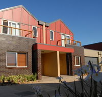 The Lakes Apartments - Accommodation Redcliffe