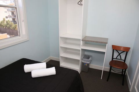 The Lakes Hotel - Accommodation Redcliffe 1