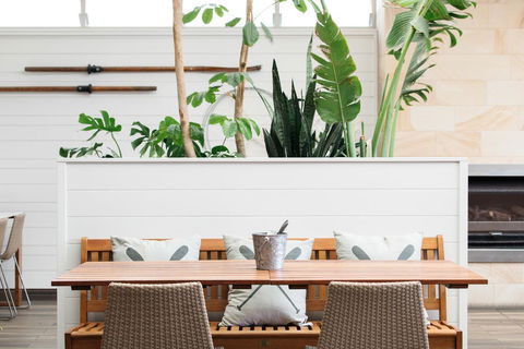 The Lakes Hotel - Accommodation Redcliffe 0