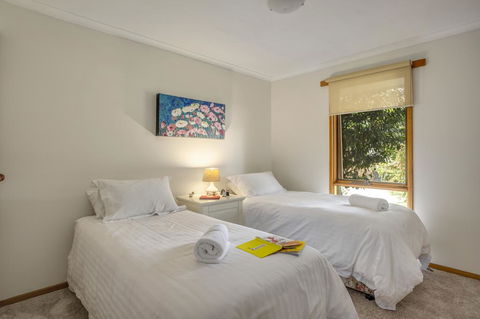 The Leisure House - Accommodation Redcliffe 3