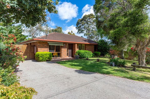 The Leisure House - Accommodation Redcliffe 0