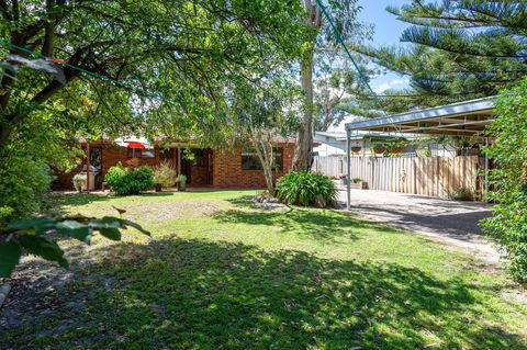 The Leisure House - Accommodation Redcliffe 2