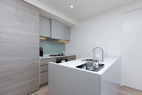 The Lively City 2bed 2 Bath APT @Footscray - Accommodation Redcliffe 2