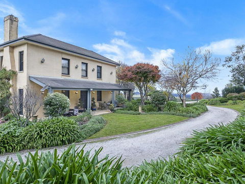 The Lodge @ Linden Hall - Accommodation Redcliffe 1