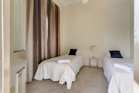 The Manager's Residence - Accommodation Redcliffe 2