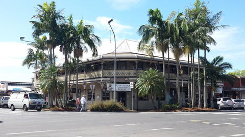 The Middle Pub - Accommodation Redcliffe 0
