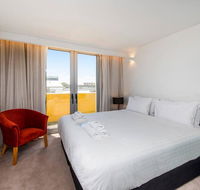 The Nest - Cosy Space on Newcastle Street with Roof Terrace - Accommodation Redcliffe
