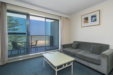 The Oaks Waterfront Resort, Unit 303 - Accommodation Redcliffe 3