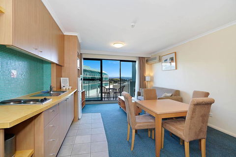 The Oaks Waterfront Resort, Unit 414 - Accommodation Redcliffe 1