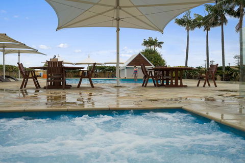 The Oaks Waterfront Resort, Unit 502 - Accommodation Redcliffe 1