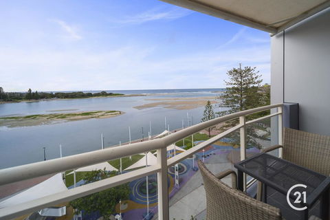 The Oaks Waterfront Resort, Unit 511 - Accommodation Redcliffe 1
