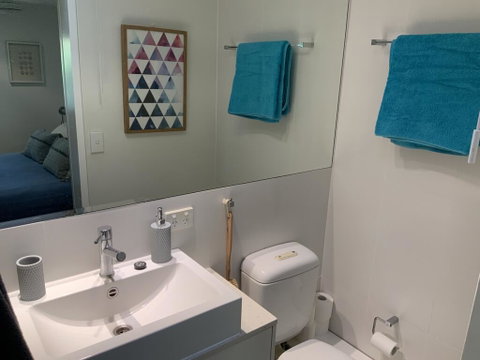 The Oasis Apartments And Treetop Houses - Accommodation Redcliffe 1