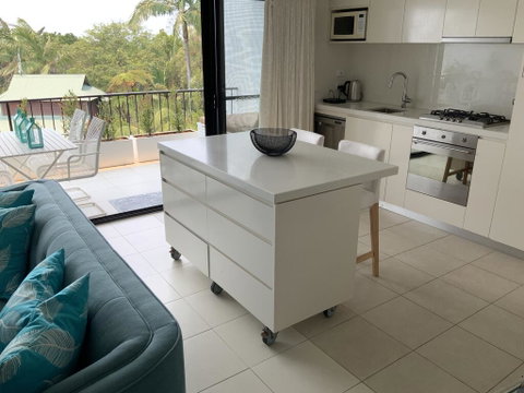 The Oasis Apartments And Treetop Houses - Accommodation Redcliffe 3