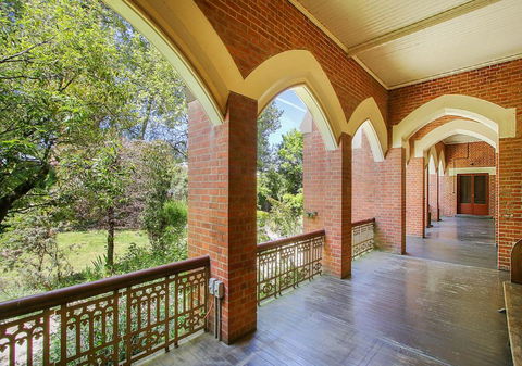The Old Priory - Accommodation Redcliffe 0