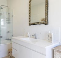 The Orchard House - Accommodation Redcliffe