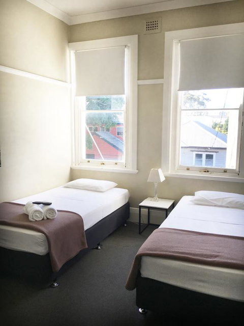 The Oriental Hotel - Accommodation Redcliffe 3