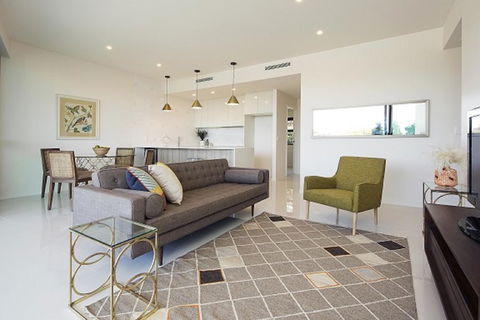 The Princess Bride - Executive 3BR Bulimba Apartment With Balcony In Central Location - Accommodation Redcliffe 0