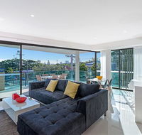 The Princess of Bulimba - Executive 3BR Bulimba Apartment with Large Balcony Next to Oxford St - Accommodation Redcliffe