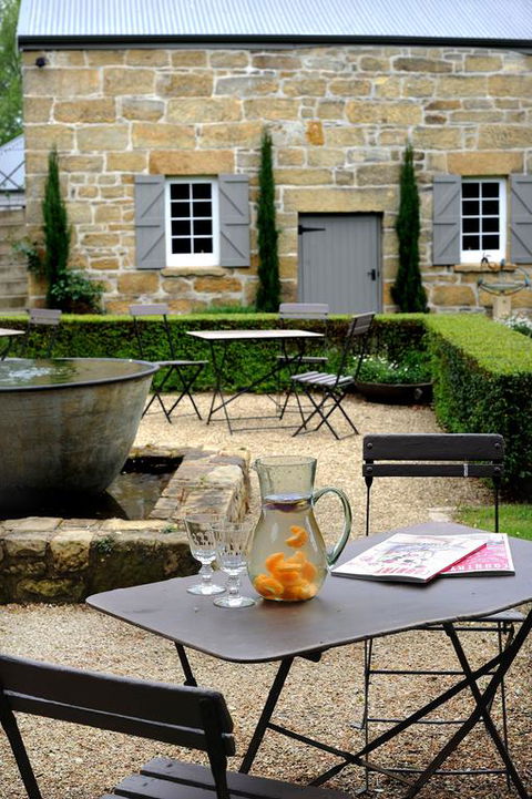 The Red Feather Inn - Accommodation Redcliffe 3