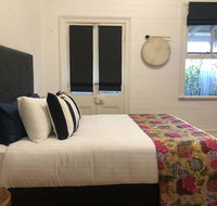 The Residence Stylish Comfort with Fireplace - Accommodation Redcliffe