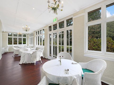The Robertson Hotel - Accommodation Redcliffe 2