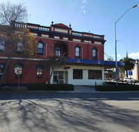 The Royal Hotel - Accommodation Redcliffe