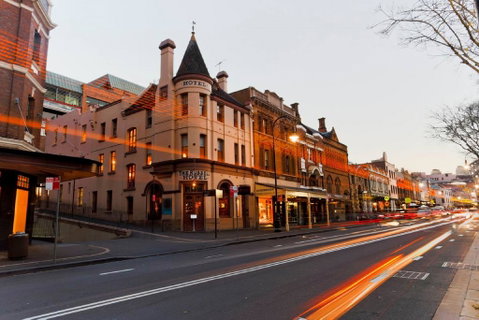 The Russell Hotel - Accommodation Redcliffe 3