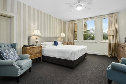 The Russell Hotel - Accommodation Redcliffe 1