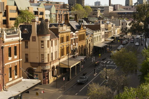 The Russell Hotel - Accommodation Redcliffe 2