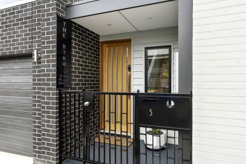 The Ryan Geelong CBD - Accommodation Redcliffe 0