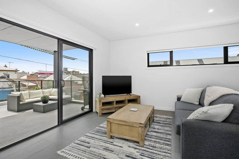 The Ryan Geelong CBD - Accommodation Redcliffe 2