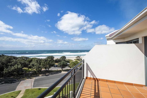 The Sands Unit 10 - Penthouse - Accommodation Redcliffe 2