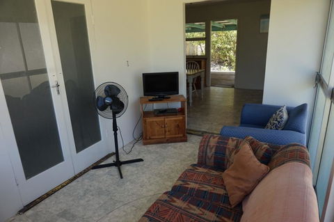 The Shack - Rainbow Beach, The Ultimate Beach Shack, 200m To Beach - Accommodation Redcliffe 2