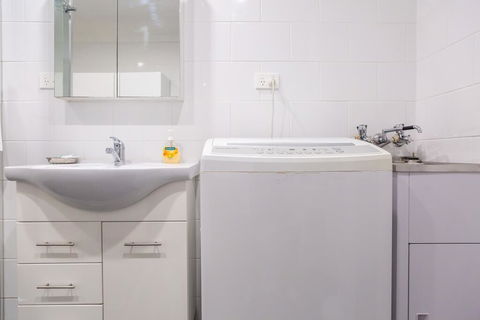 The Shouse - Accommodation Redcliffe 3