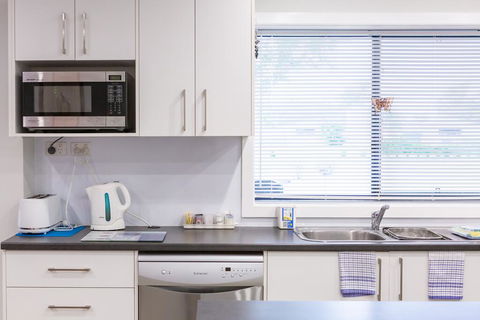 The Shouse - Accommodation Redcliffe 1