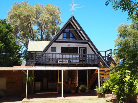 The Treehouse Mandurah - Accommodation Redcliffe 1