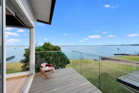 The View - Accommodation Redcliffe 1